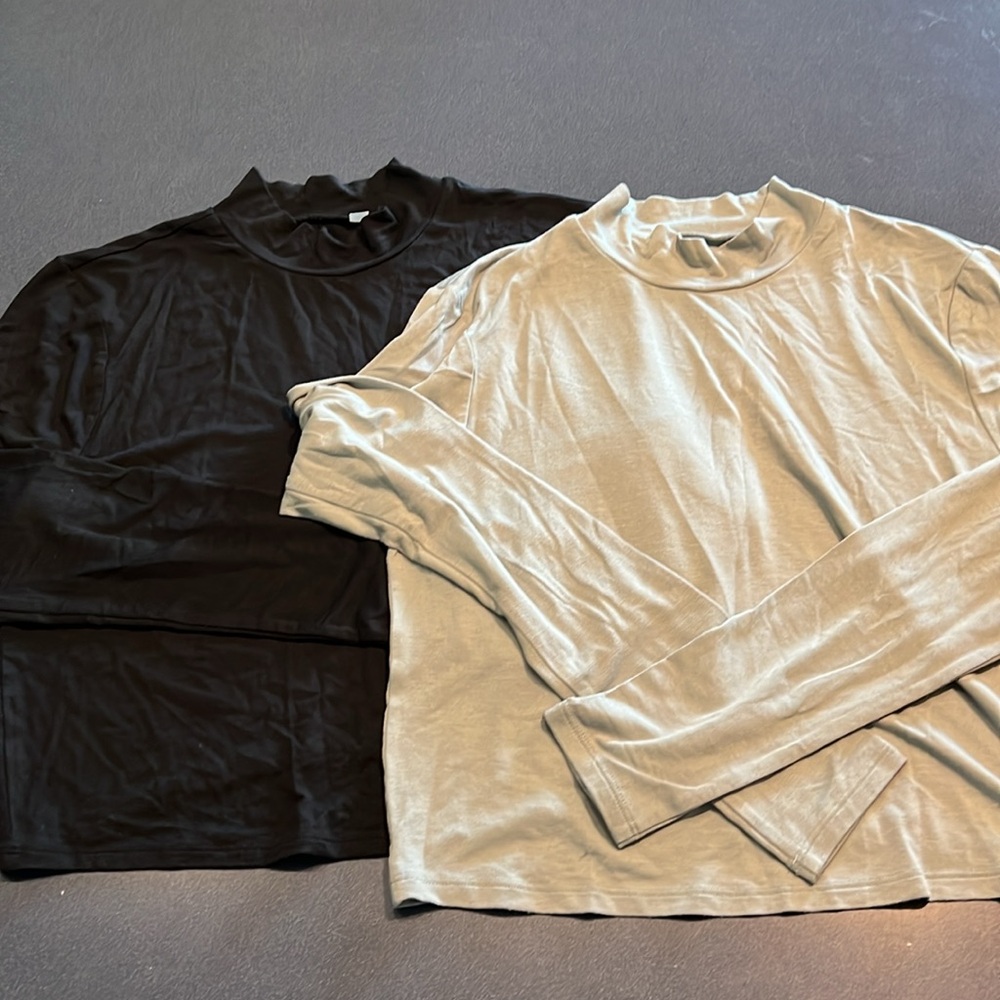 PacSun Mock Neck long sleeve shirts (Set of 2)